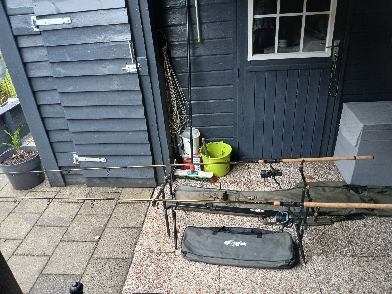 Karperhengels met standaard(rodpod) en molens - Complete set, Ophalen, Gebruikt, Complete set