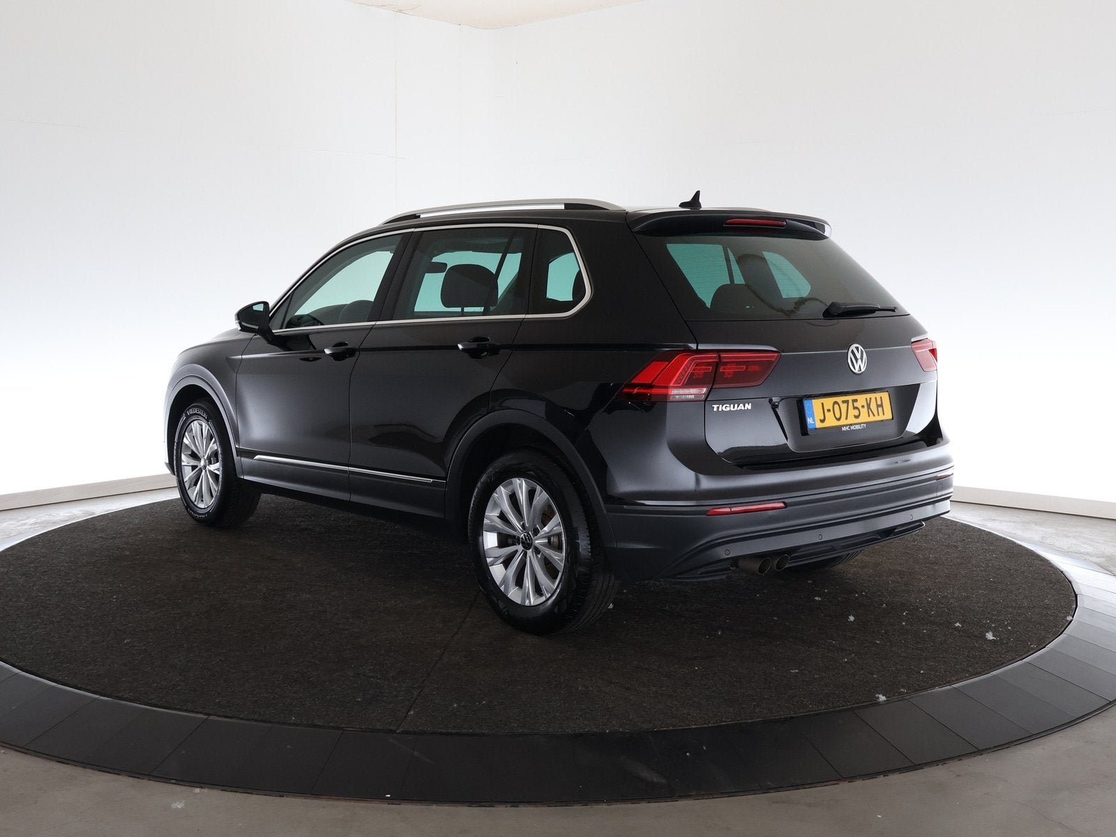 Volkswagen Tiguan 1.5 TSI ACT Comfortline Business, Auto's, Automaat, Stof, 4 cilinders, 150 pk