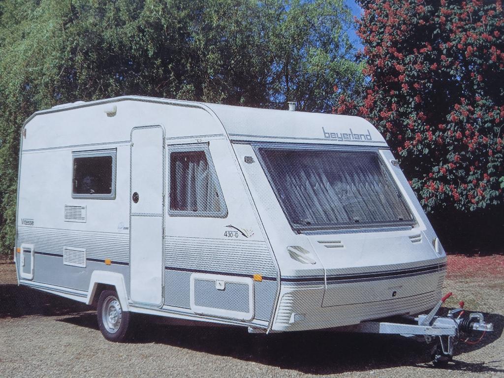 Caravan Beyerland 430D Vitesse Quartz-Line 1997 Lichtgewicht, Dwarsbed, Schokbreker, Particulier, 4 tot 5 meter