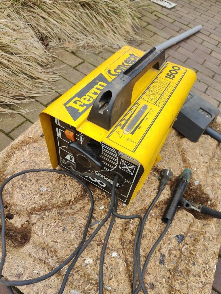 >FERM CONCEPT 1500 lasapparaat 230V elektroden met laskap, Doe-het-zelf en Verbouw, Gereedschap | Lasapparaten, Ophalen of Verzenden