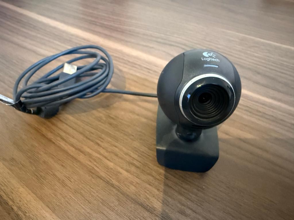 Logitech Webcam - Ideaal voor videobellen en streaming, Gebruikt, Ophalen of Verzenden, Windows, Microfoon