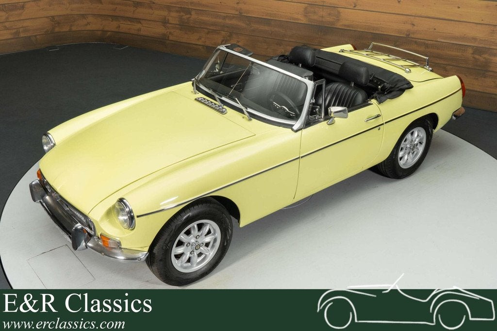 MG MGB Cabriolet | 1977, Auto's, Oldtimers, Bedrijf, Te koop, Open dak, MG, Benzine, Cabriolet, Handgeschakeld, Geel, Zwart, Kunstmatig leder