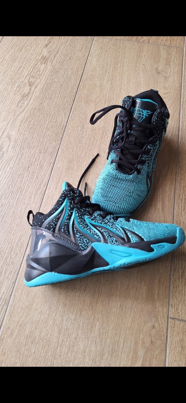 Nieuwe basketbalschoenen maat 36 (te klein gekocht), Ophalen of Verzenden, Nieuw, Schoenen
