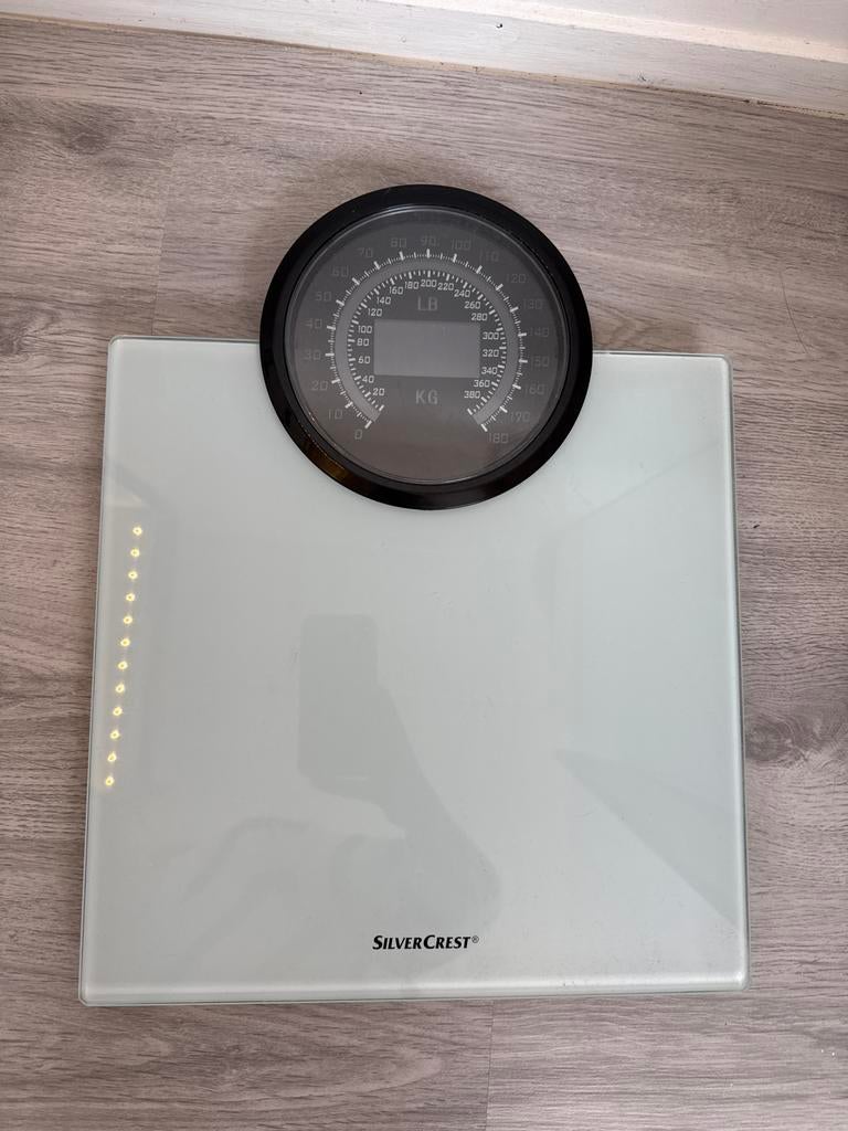 Silvercrest Elektronische Glazen Personenweegschaal, Witgoed en Apparatuur, Weegschalen, Gebruikt, 1 tot 500 gram, 100 kg of meer