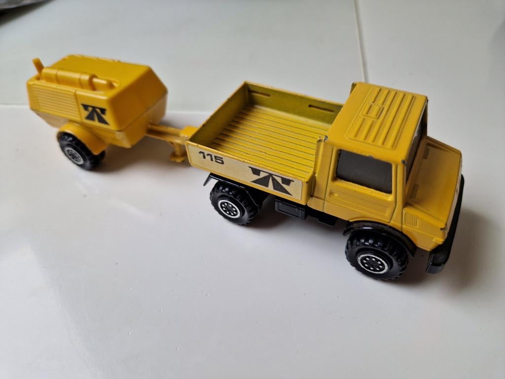 Matchbox Super Kings Unimog en Ford H Series met aanhangers, Overige merken, Gebruikt, 1:50 of kleiner, Ophalen of Verzenden
