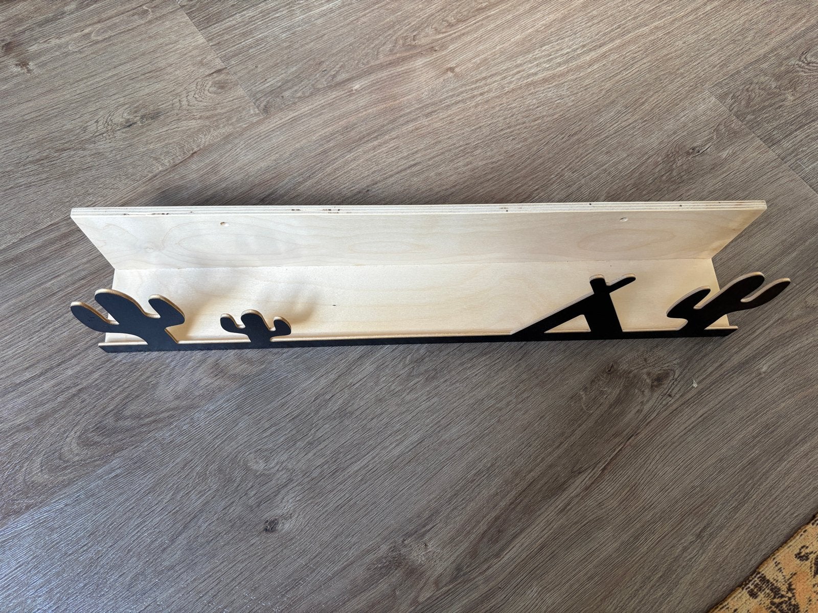 Houten wandplank met cactussen en tipi decoratie, Ophalen, Zo goed als nieuw