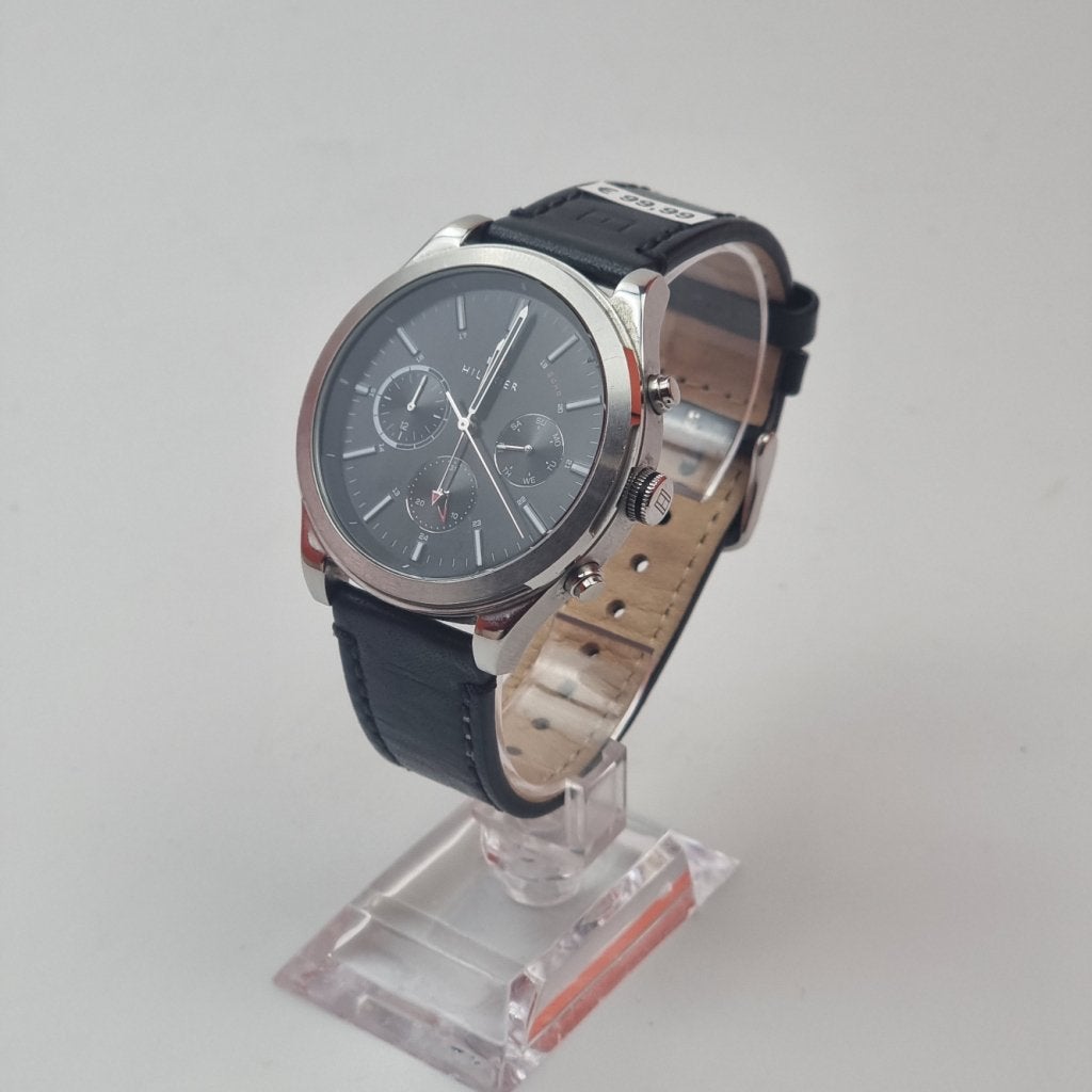 Tommy Hilfiger Ashton TH1791740 Horloge, Tommy Hilfiger, Gebruikt, Support@tommyhilfiger.com, 601 W. 26th Street
New York, NY 10001
USA
