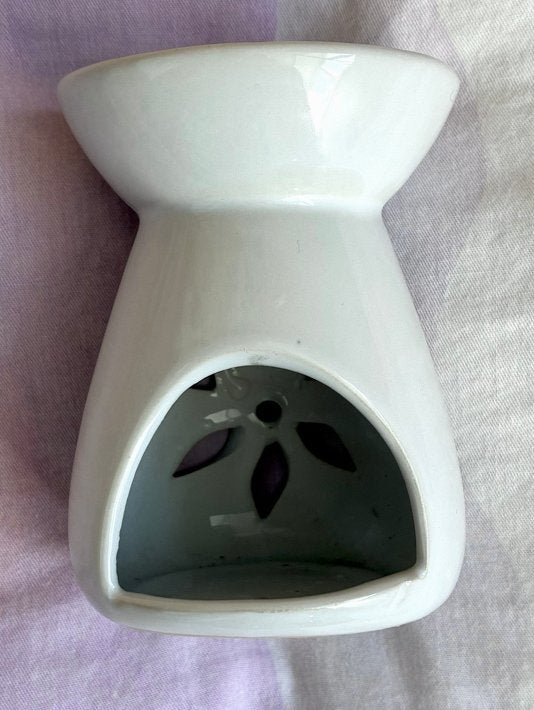 Kleine witte oliebrander met bloemaccent, Ophalen of Verzenden, Gebruikt, Wit, Steen/keramiek