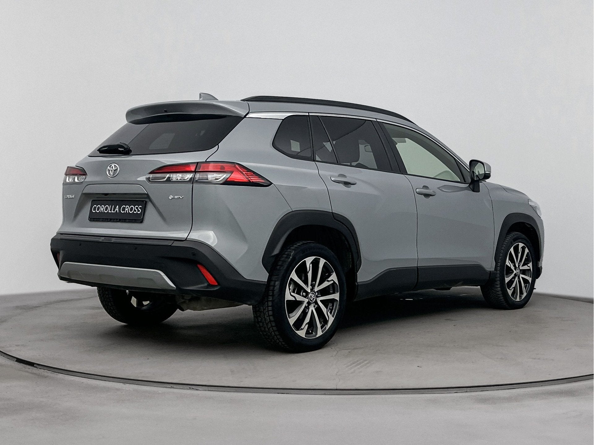 Toyota Corolla Cross Hybrid 140 Style | Stuur-Stoelverwarmin, Auto's, 12 maanden, Stof, Gebruikt, 4 cilinders