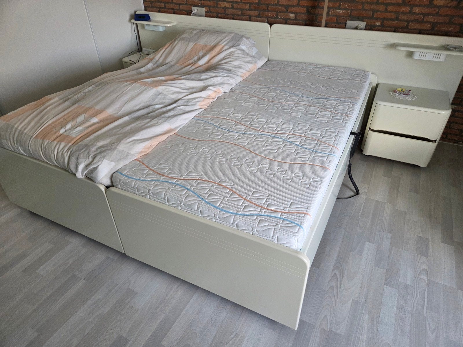 Elektrisch bed ombouw (excl. matras) - 1 hoofdeind defect, Wit, Tweepersoons, Ophalen of Verzenden, 180 cm