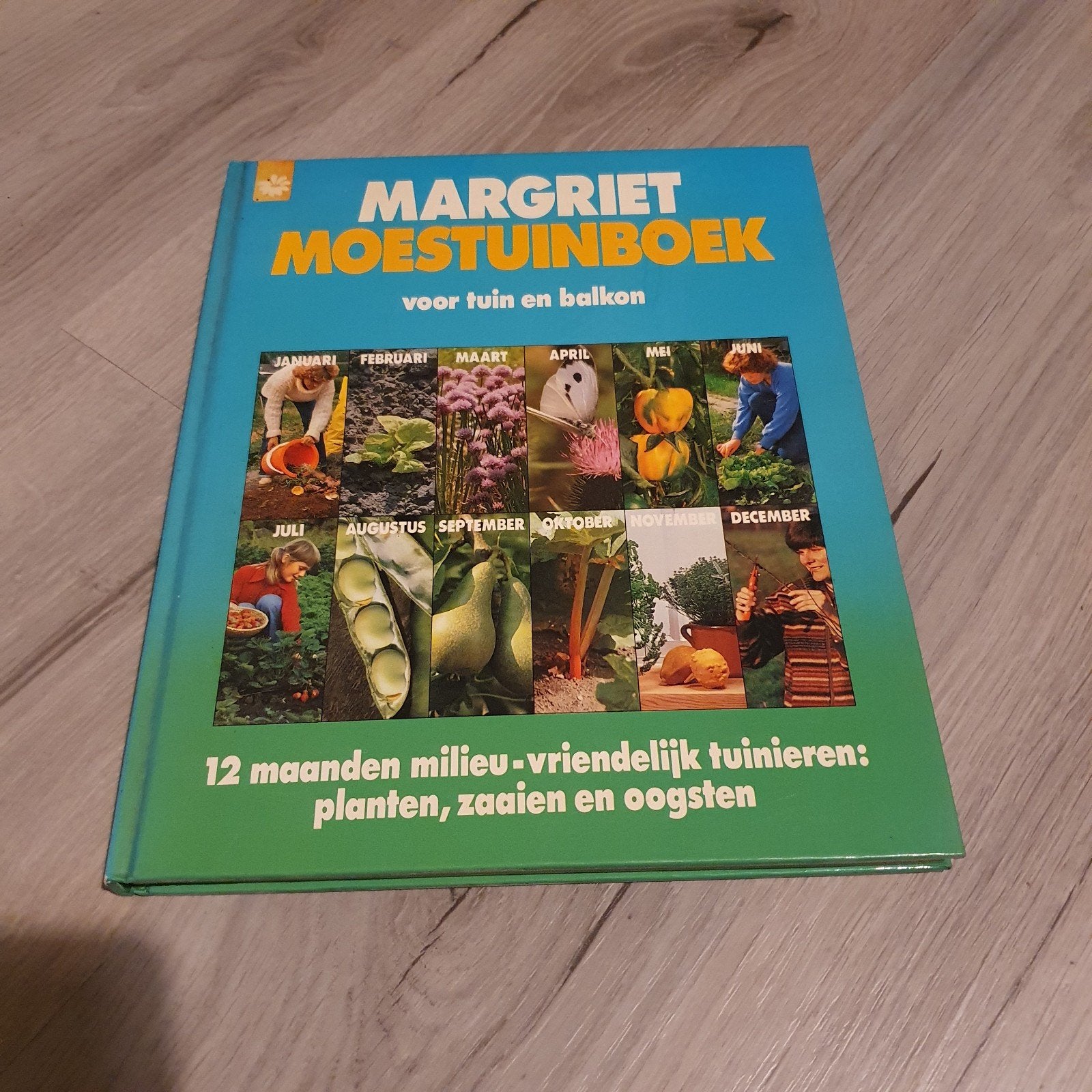 Margriet Moestuinboek voor tuin en balkon, Ophalen of Verzenden, Zo goed als nieuw, Onbekend, Moestuin