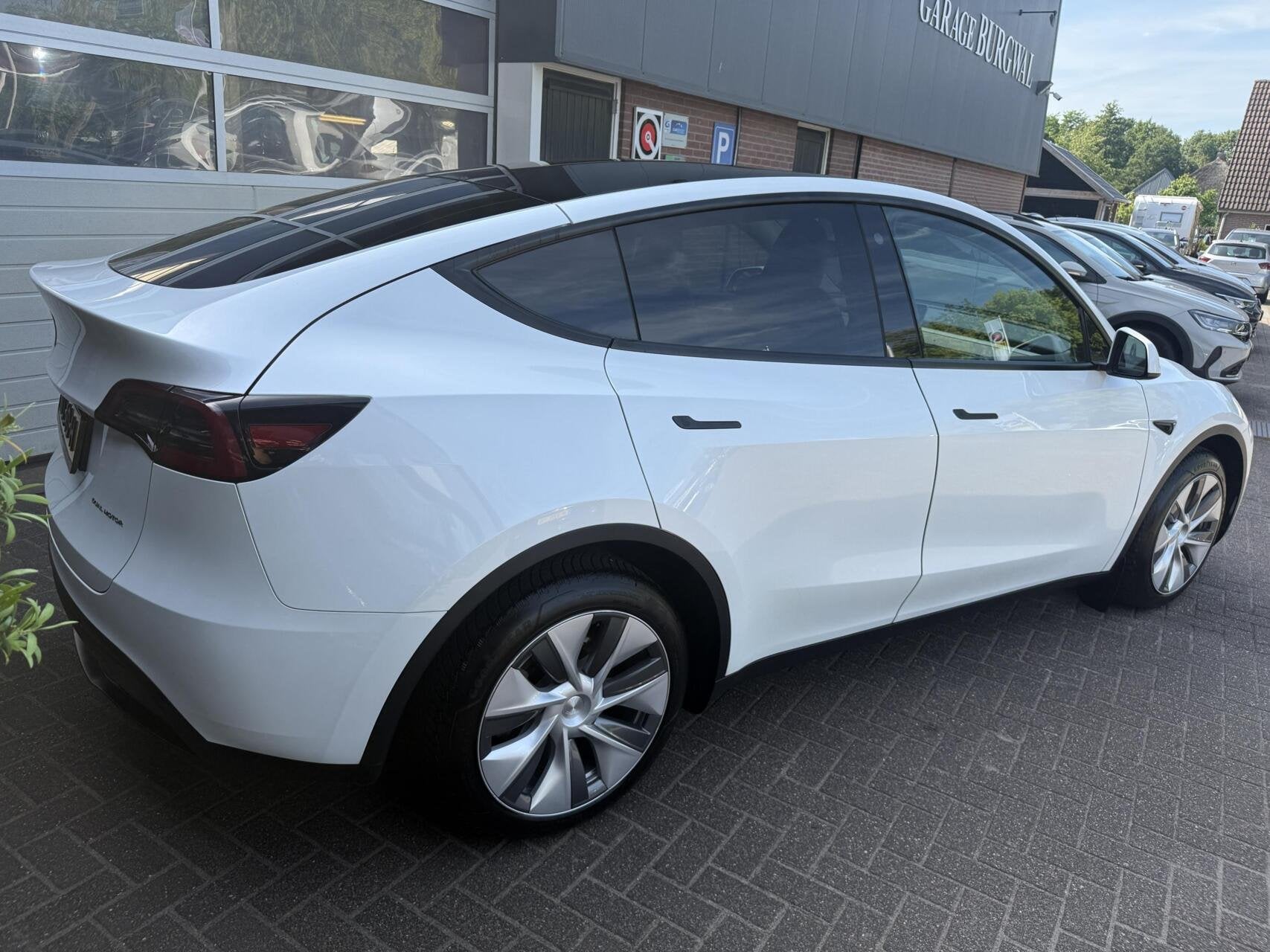 Tesla Model Y Long Range AWD 75 kWh SOH 91% WARMTEPOMP *ALL-, Auto's, Automaat, 12 maanden, Gebruikt, Wit