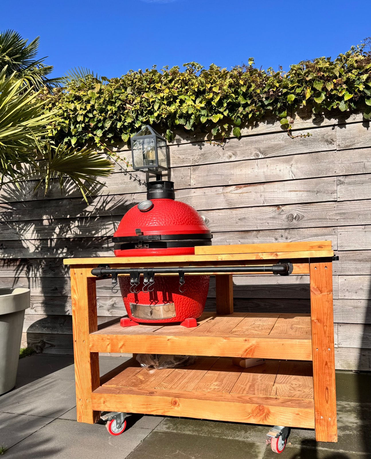 Kamado Joe classic 2 met verrijdbare tafel., Ophalen, Gebruikt