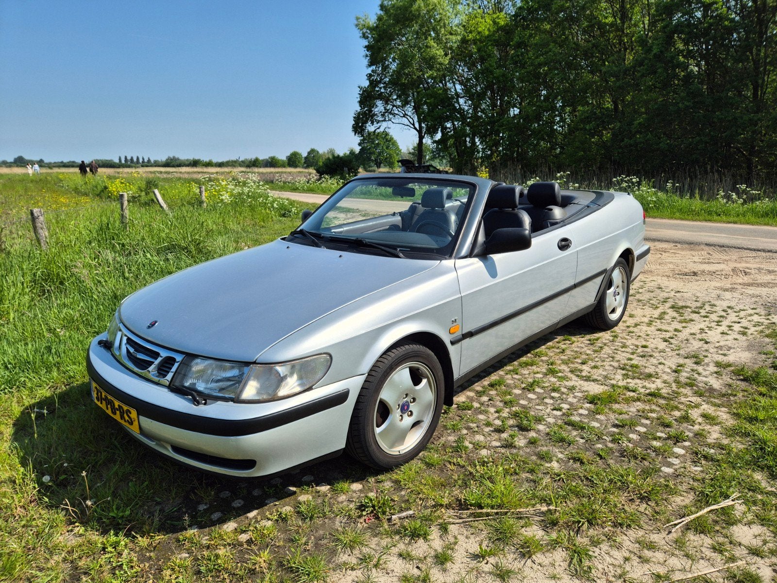 Saab 9-3 SE Cabrio 2.0l Turbo 200pk, Voorwielaandrijving, Elektrische ramen, Zwart, 4 cilinders