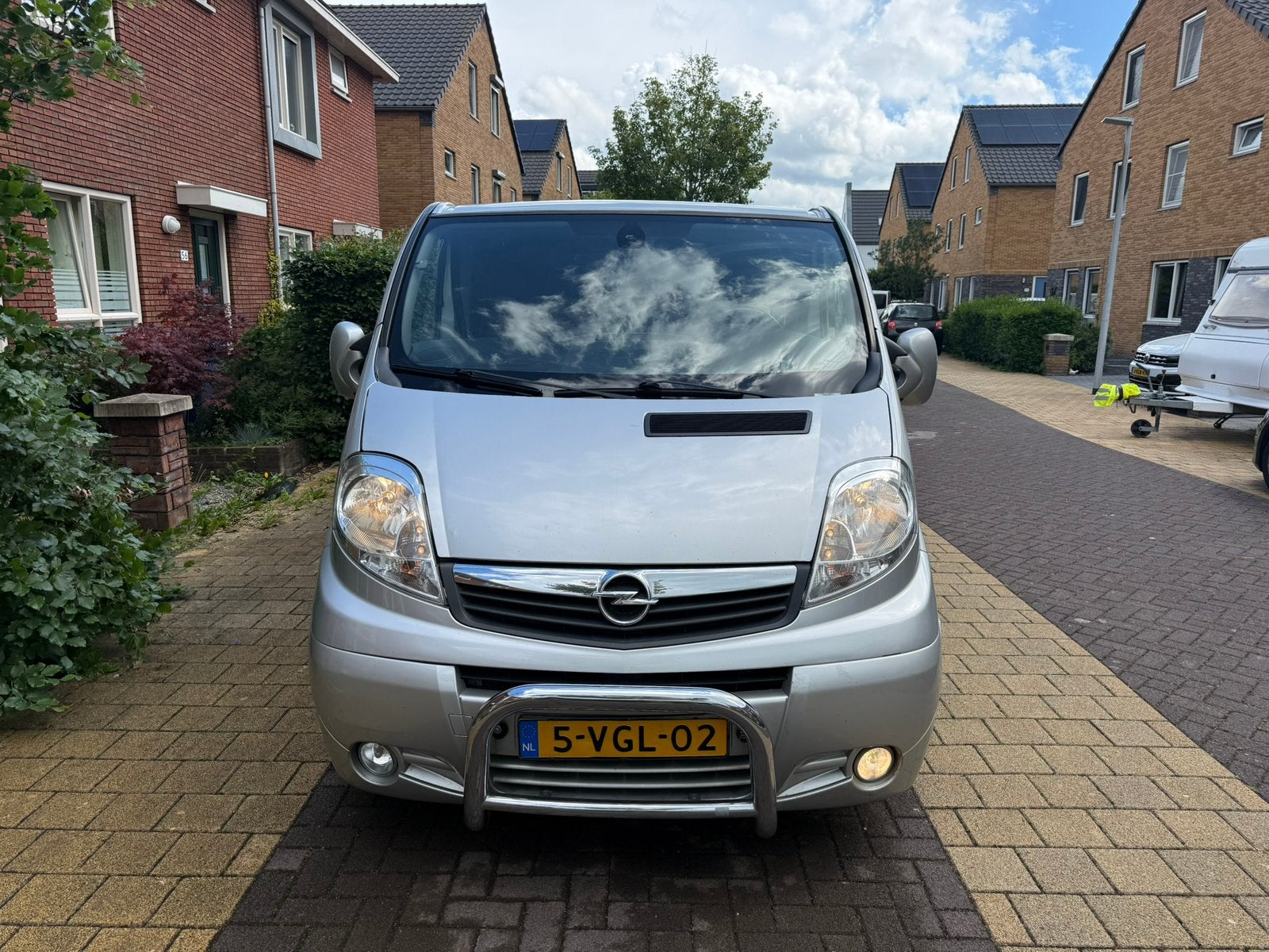 Opel Vivaro 2.5CDTI 107KW DPF E4 2.9T L2h1 2010 AUTOMAAT, Auto's, 145 pk, Stof, 4 cilinders, 1760 kg