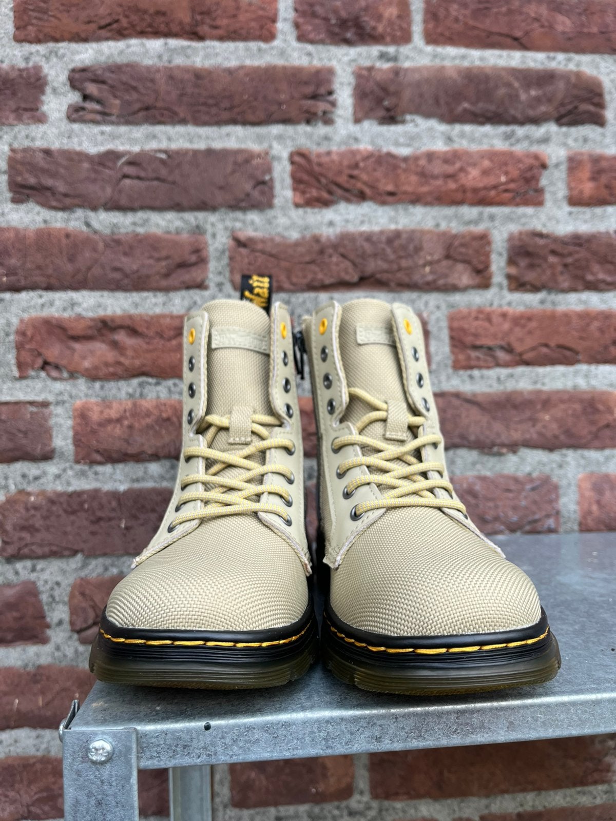 Dr. Martens Combs J pale olive maat 31 en 34, Dr. Martens, -, Jongen of Meisje, -