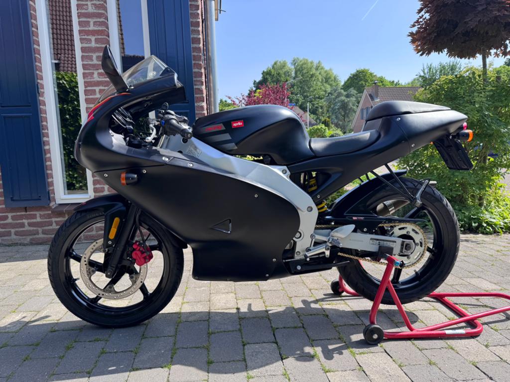 Aprilia RS 50 in originele technische staat., Ophalen, 6 versnellingen, Maximaal 45 km/u, Zo goed als nieuw