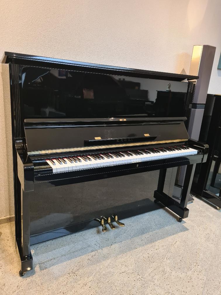 Kawai BL-61 PE occasion piano 132 cm zwart hoogglans, Muziek en Instrumenten, Gebruikt, Zwart, Niet ingevuld, Piano