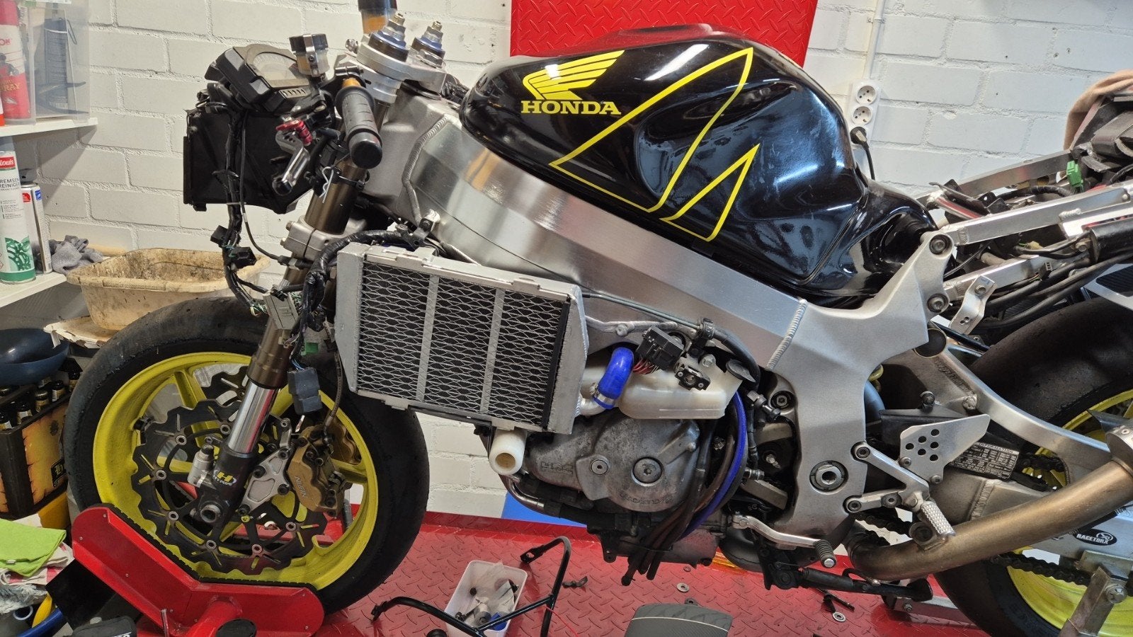 Honda VTR SP1, Ophalen, Gebruikt