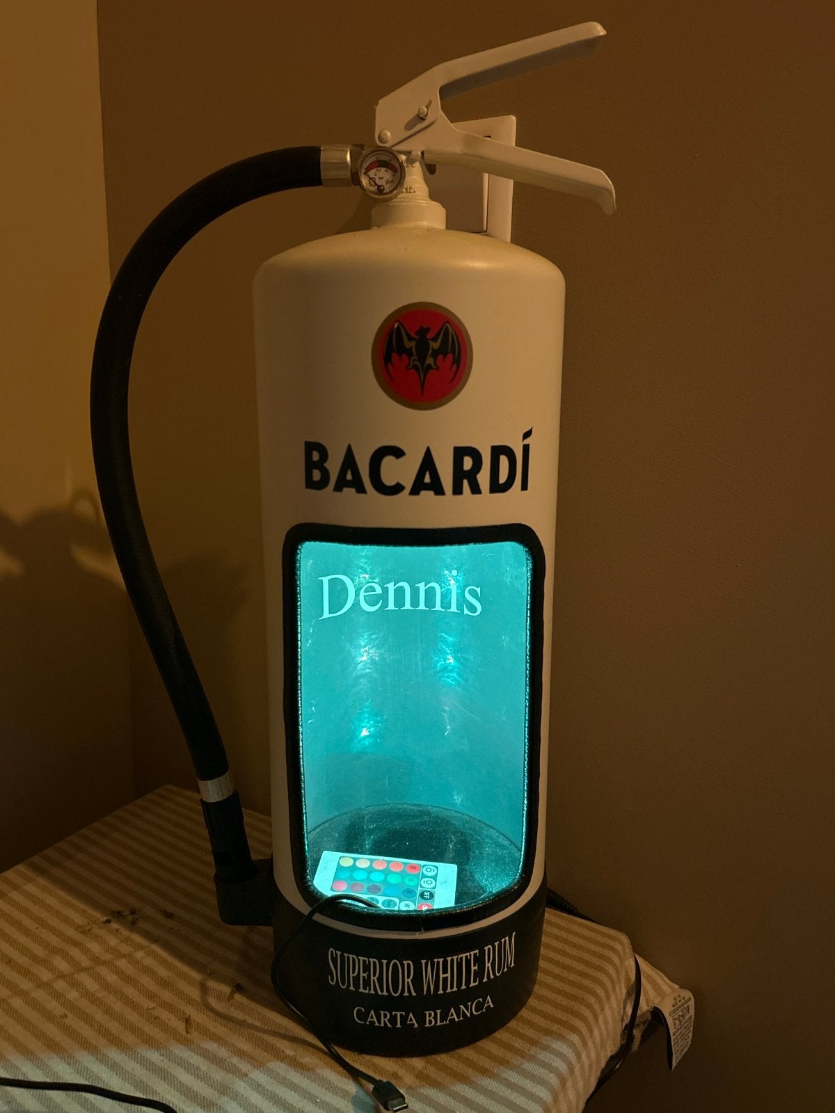 Bacardi brandblusser houder met LED verlichting, Ophalen, Gebruikt, Overige stijlen, Metaal