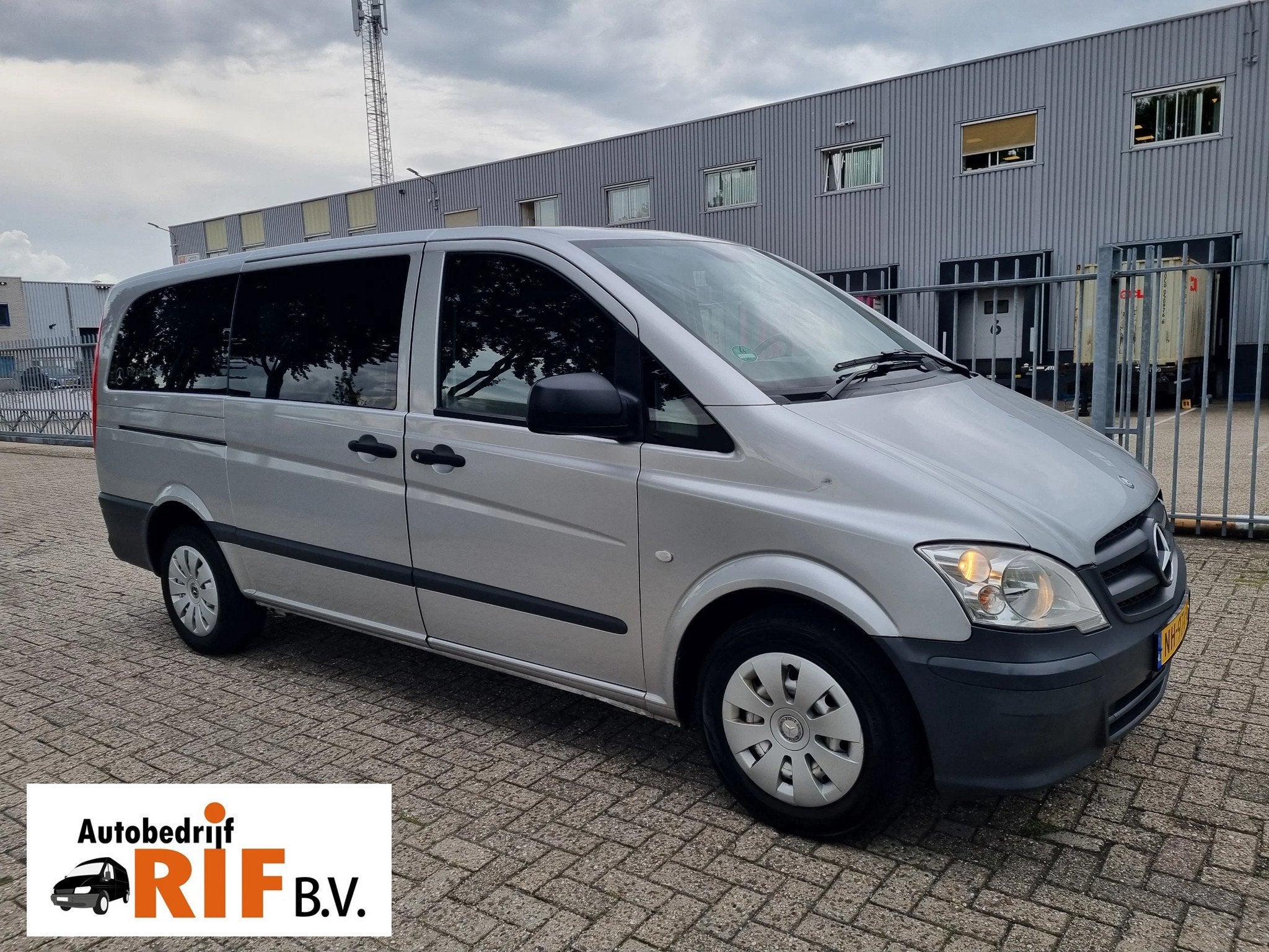 Mercedes-Benz Vito 113 CDI 9 Persoons Airco L2 Euro 5, Auto's, Euro 5, Gebruikt, 2000 kg, 255 €/maand