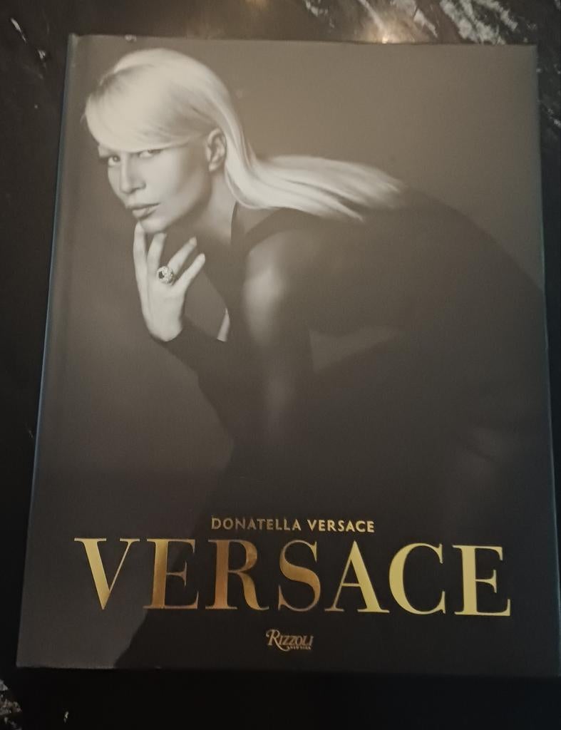Mooi boek van Donatella Versace, Boeken, Ophalen of Verzenden, Nieuw