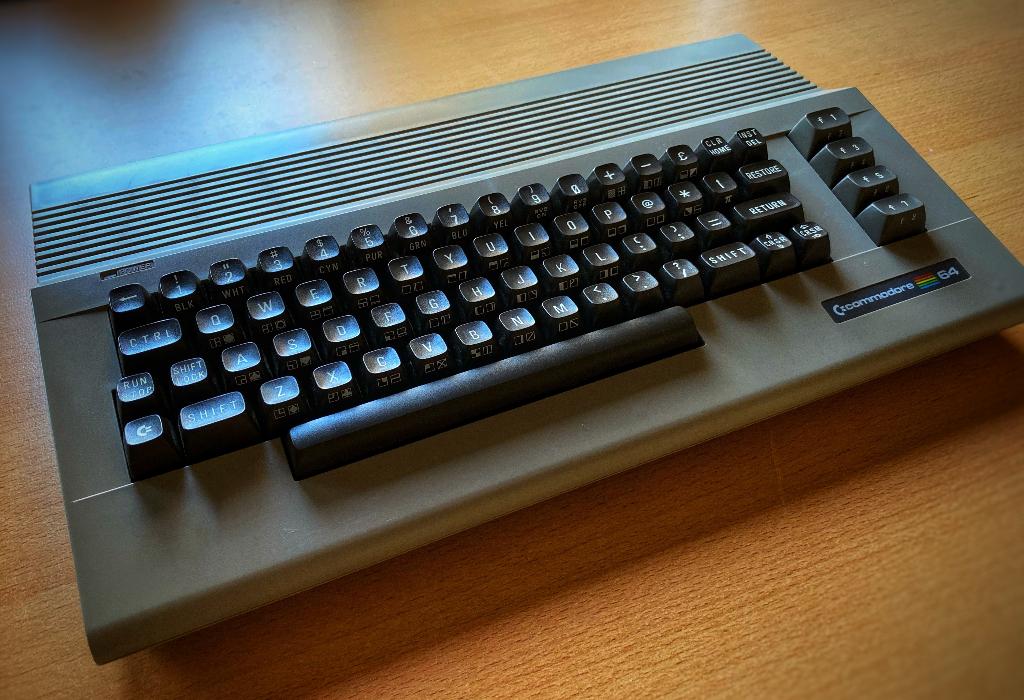 Commodore 64 Ultimate (Ultimate 64) – Dé moderne C64, Computers en Software, Vintage Computers, Ophalen of Verzenden, Commodore C 64
