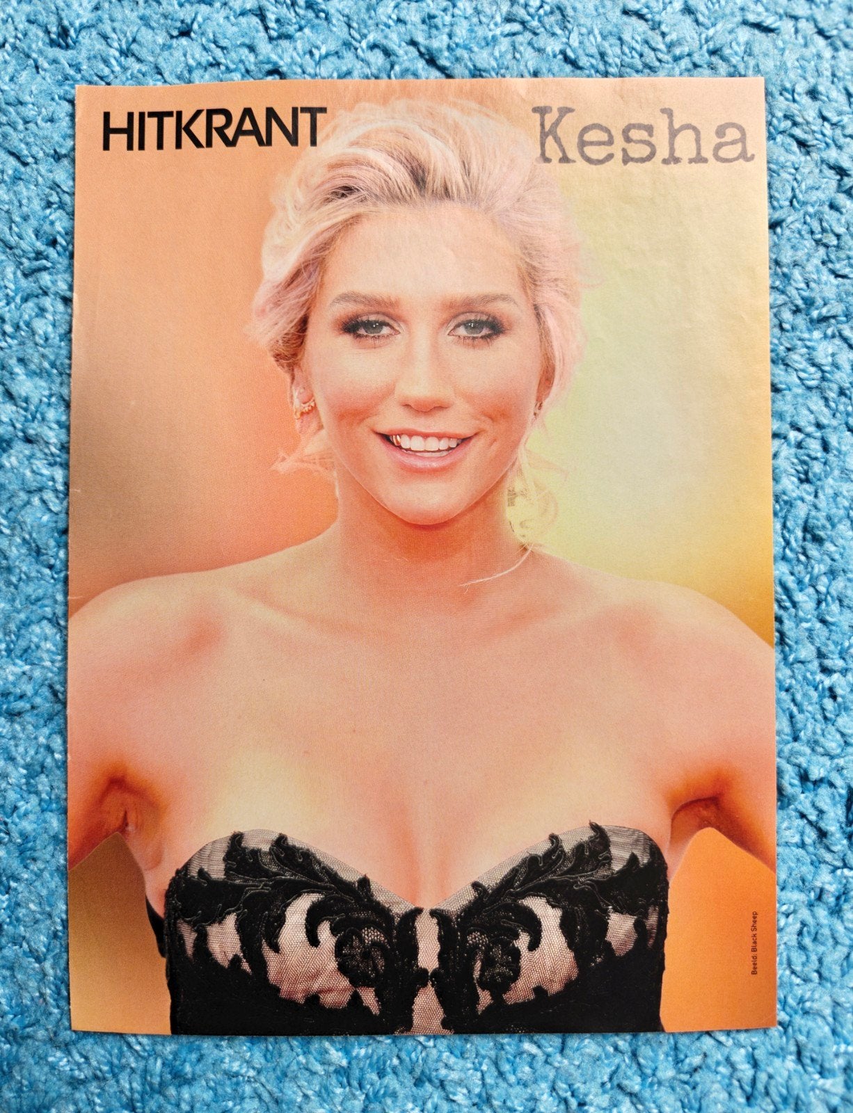 Kesha poster hitkrant, Rechthoekig Staand, A4 of kleiner, Nieuw, Ophalen of Verzenden