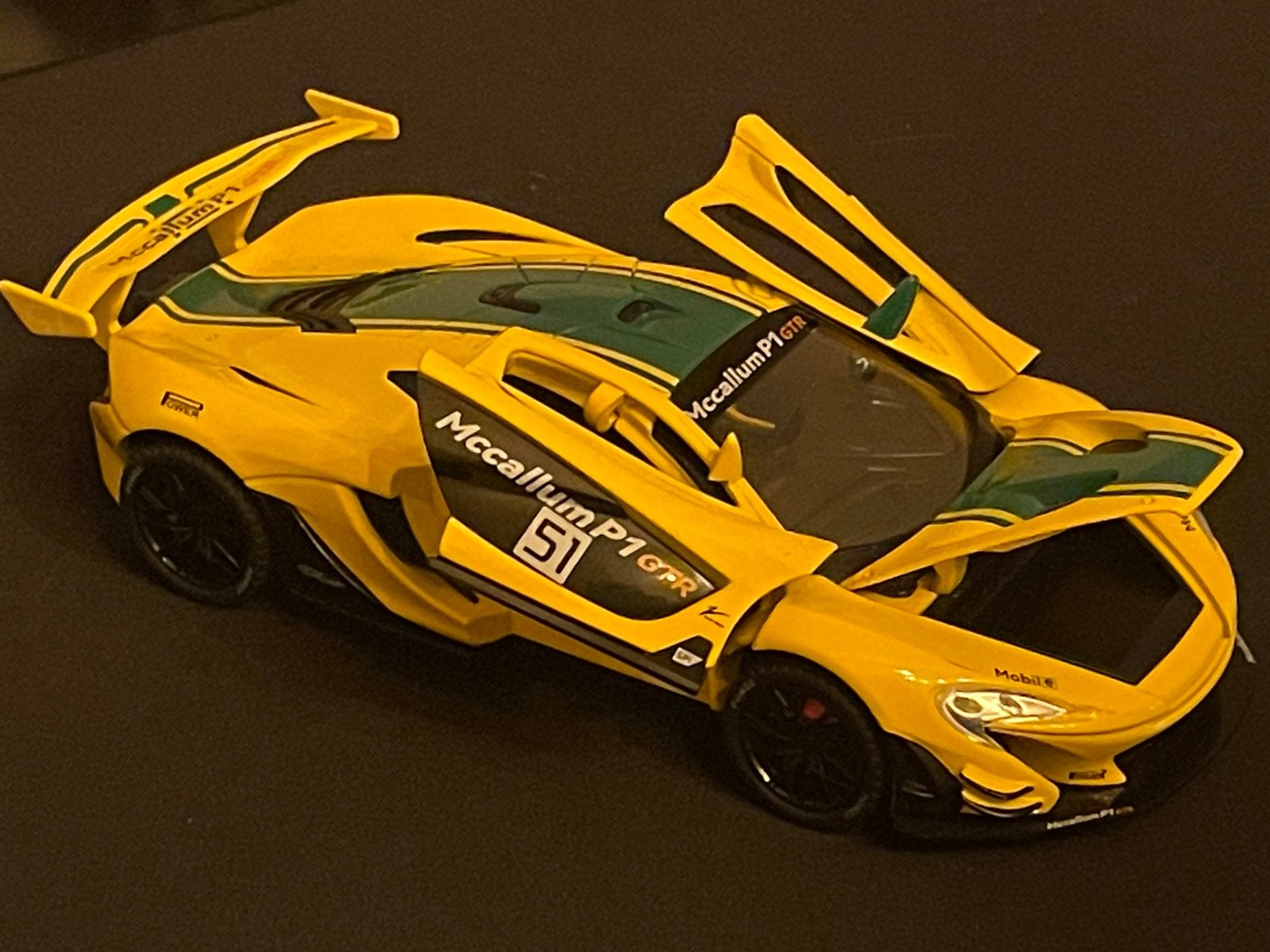 1/22 mclaren p1 gtr, Ophalen of Verzenden, Zo goed als nieuw, Bburago