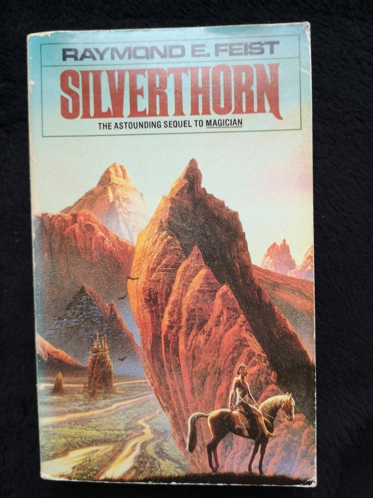 Raymond E. Feist, Silverthorn, Ophalen of Verzenden, Gelezen