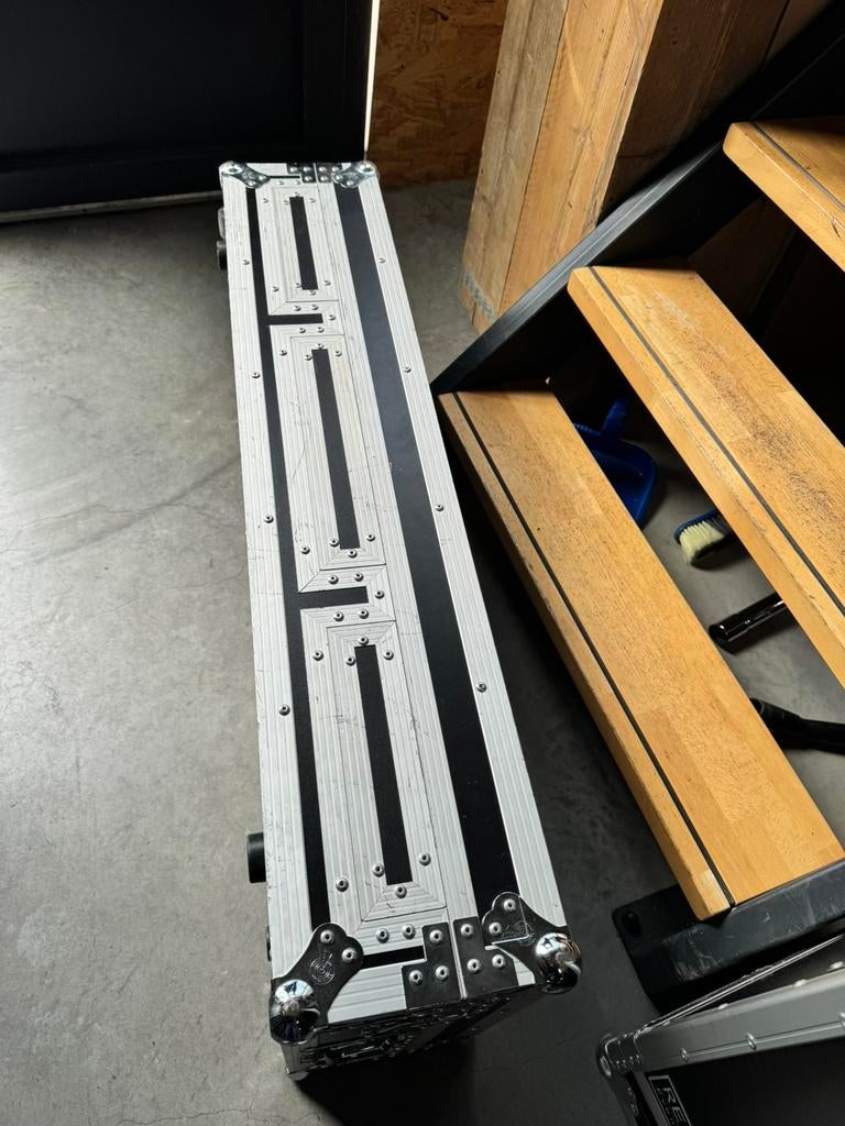 Diverse Flightcases TV pioneer, Ophalen, Zo goed als nieuw