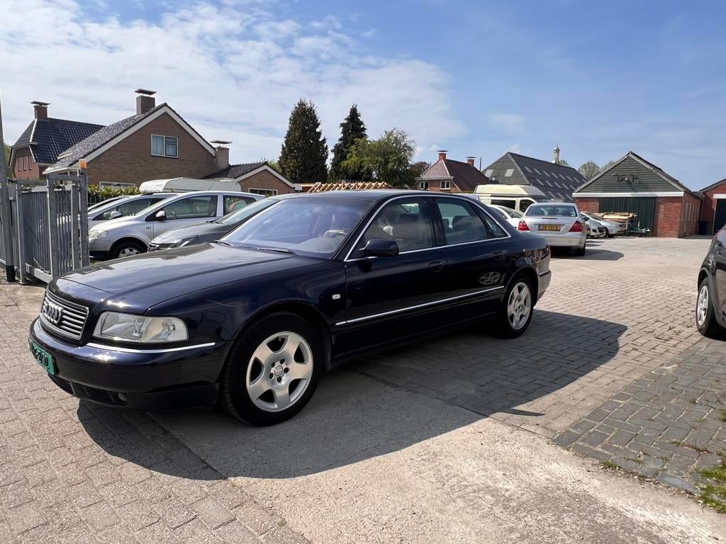 Audi A8 3.7 Quattro 191KW AUT 2000 Blauw, Auto's, Audi, Automaat, 8 cilinders, 1700 kg, Blauw