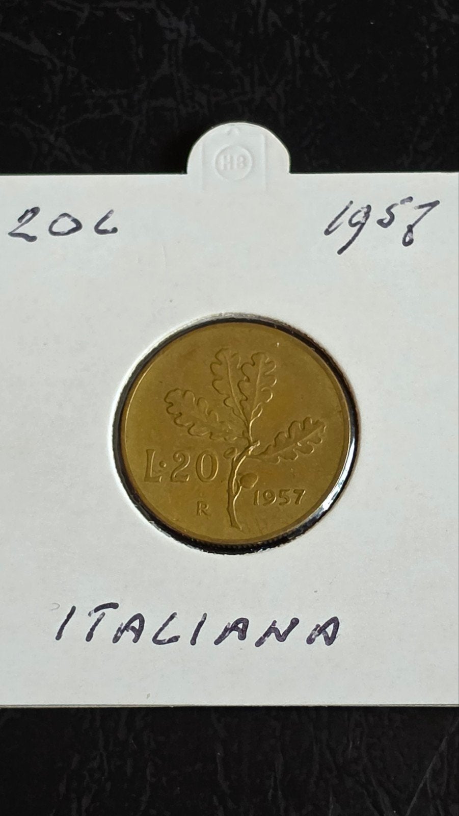 Italiaanse 20 Lire munt 1957 - Eikenblad, Postzegels en Munten, Ophalen of Verzenden