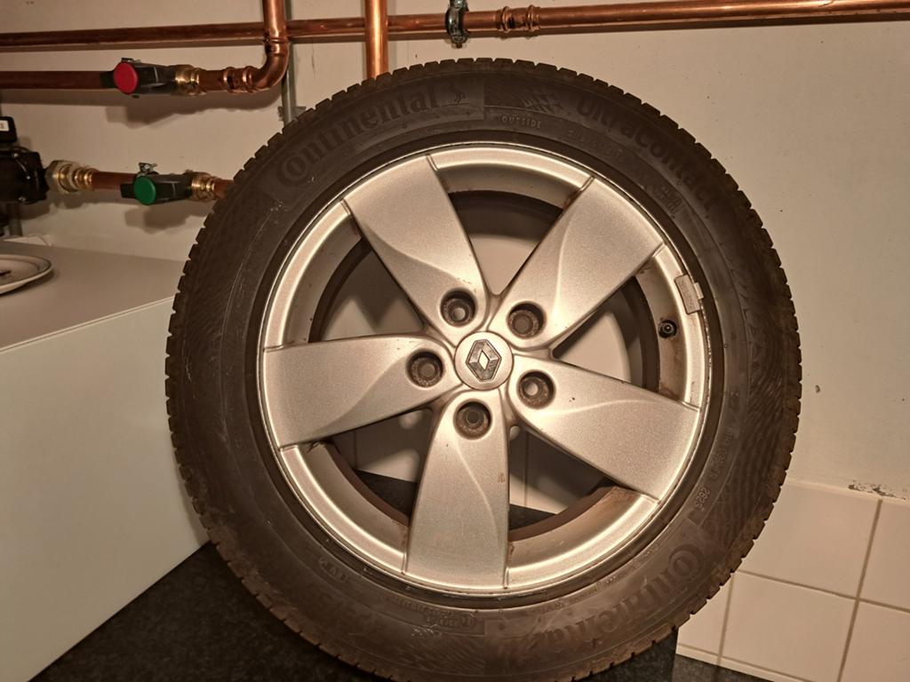 Continental UltraContact 205/55R16 91 op Megane 3 velg, Auto-onderdelen, Banden en Velgen, Ophalen, Gebruikt, 16 inch, Banden en Velgen