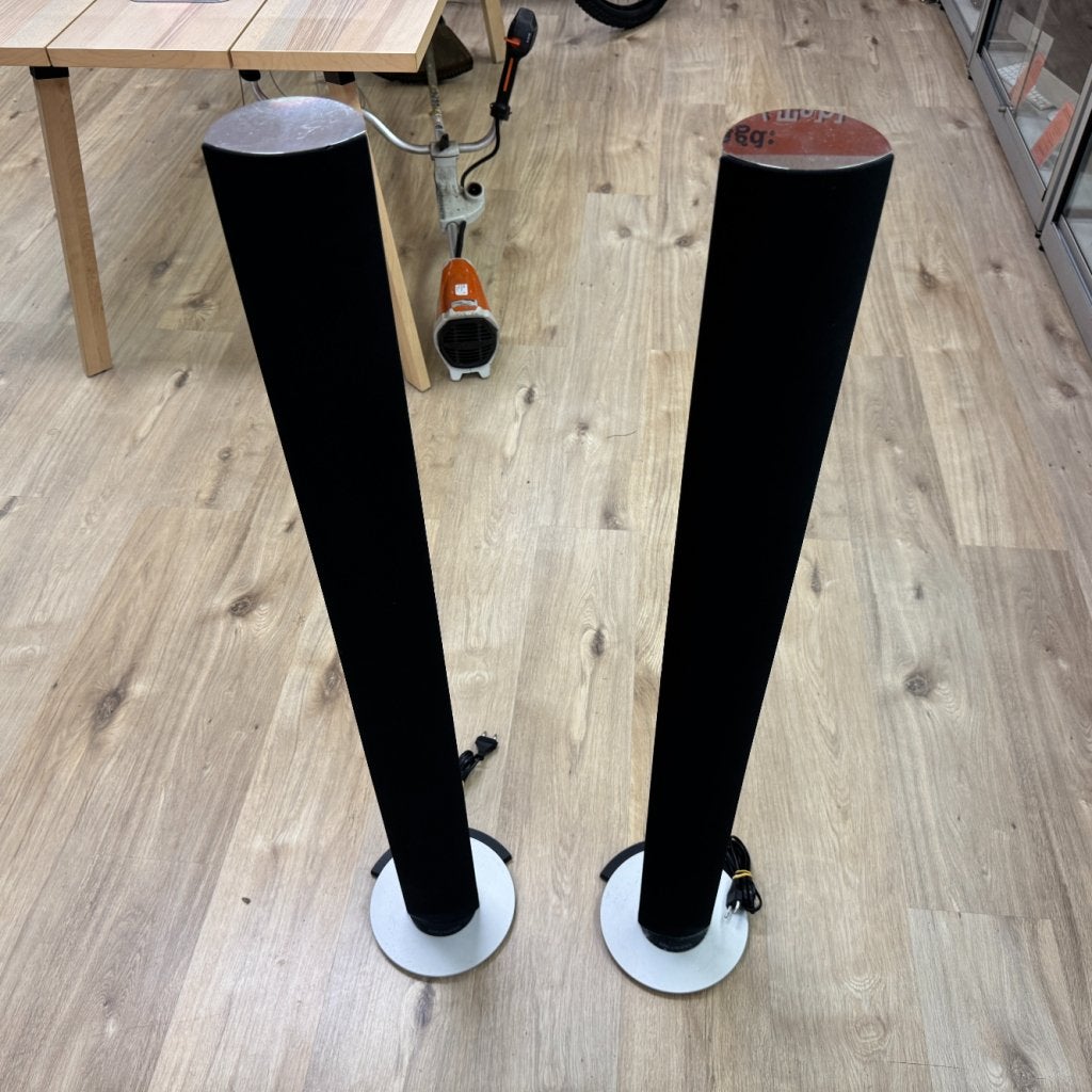 Bang & Olufsen Beolab 6000 Zuilluidsprekers | Gebruikt, Bang en Olufson, Gebruikt, Support@bangenolufson.com, Bang &amp; Olufsen Group
Peter Bangs Vej 15
7600 Struer
Denmark