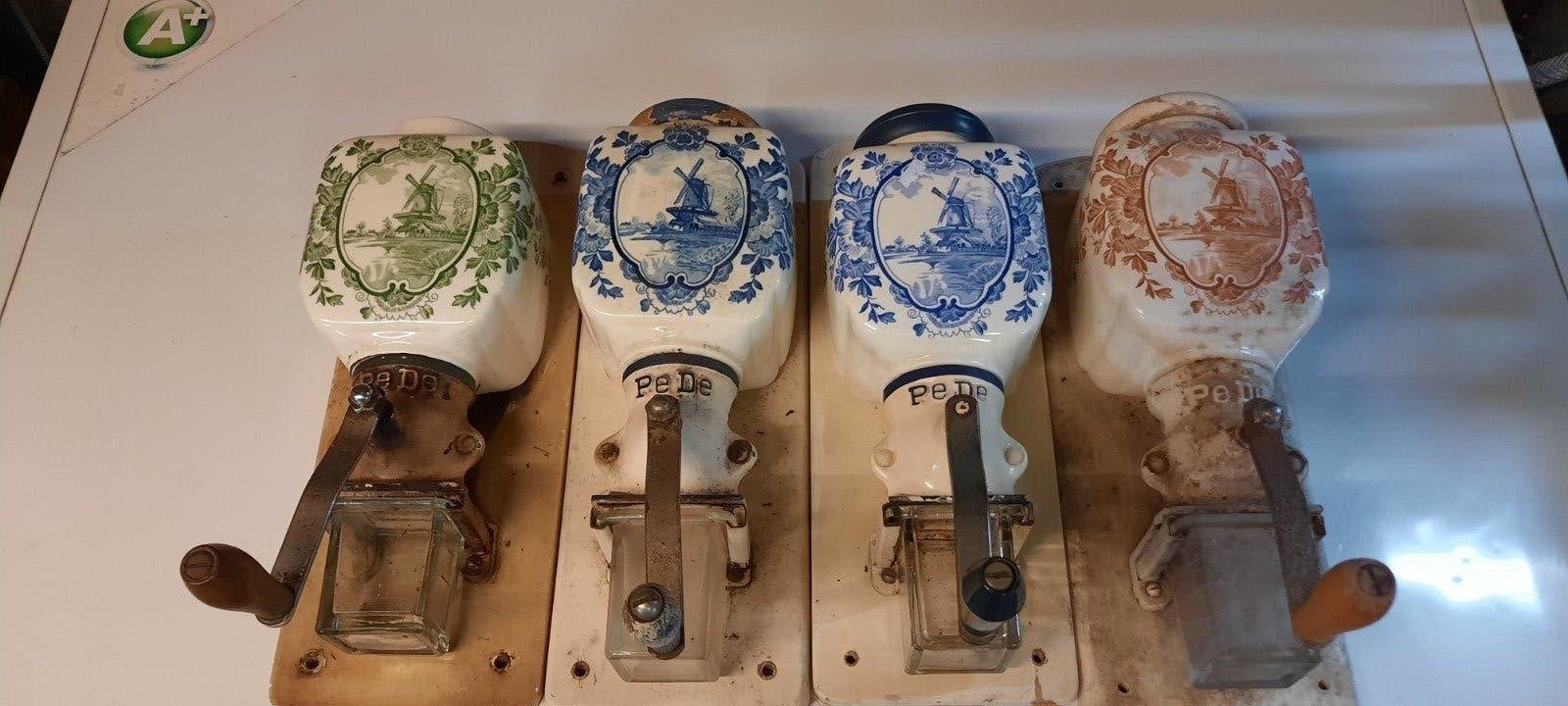 4 x ouderwetse PeDe koffiemolen met Oudhollandse opdruk, Ophalen of Verzenden