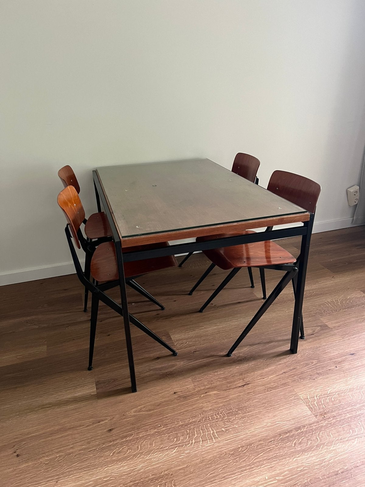 Set Pastoe Cees Braakman tafel en Marko stoelen, Ophalen of Verzenden, Zo goed als nieuw, Rechthoekig, 50 tot 100 cm