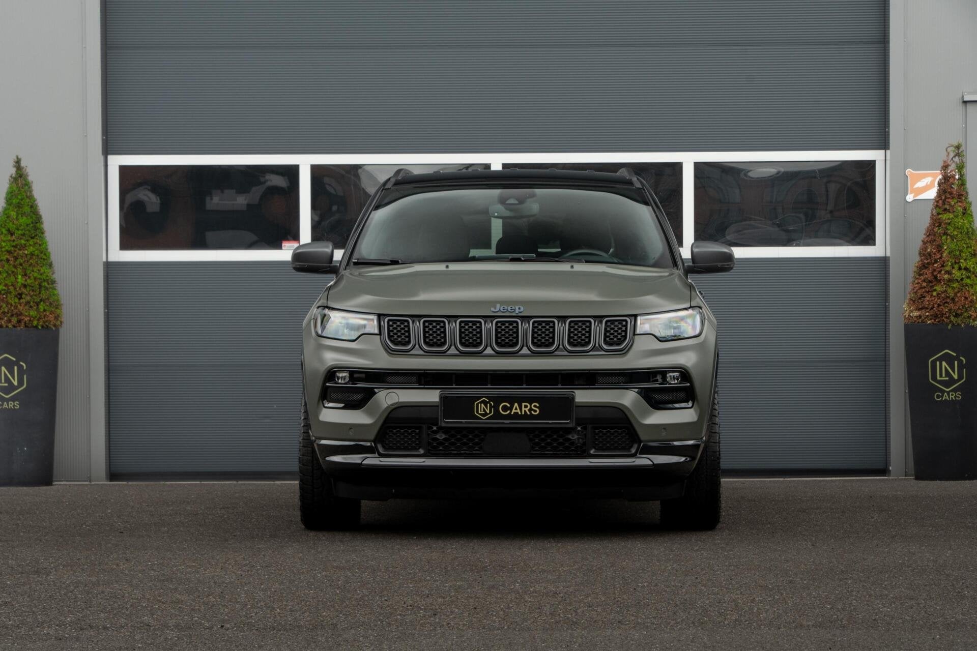 Jeep Compass 4xe 240 Plug-in Hybrid 80th anniversary | Dab, Gebruikt, Zwart, 4 cilinders, Leder en Stof