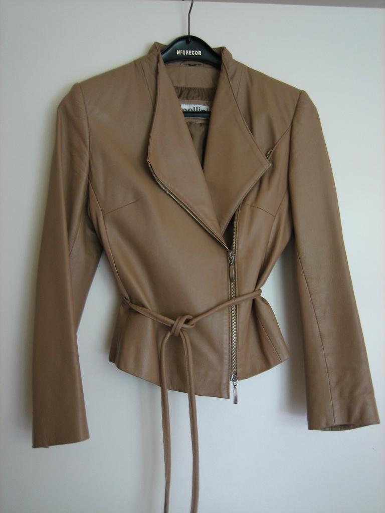 Prachtig a-symmetrisch camelleren jasje PELLINI 36 snazzeys, Kleding | Dames, Verzenden, Beige, Nieuw, Jasje