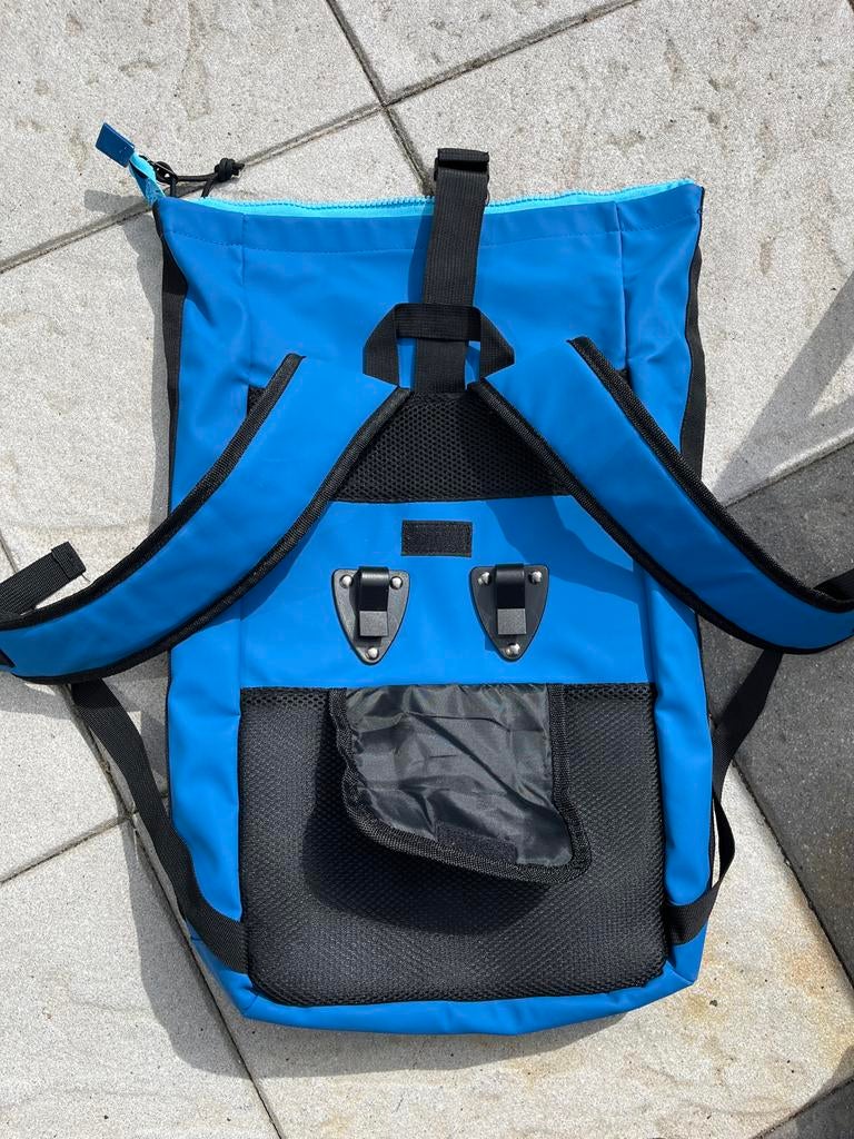 Blauwe Rugtas / Fietstas met Laptopvak, 25 tot 40 cm, Ophalen of Verzenden, Zo goed als nieuw, Waterdicht