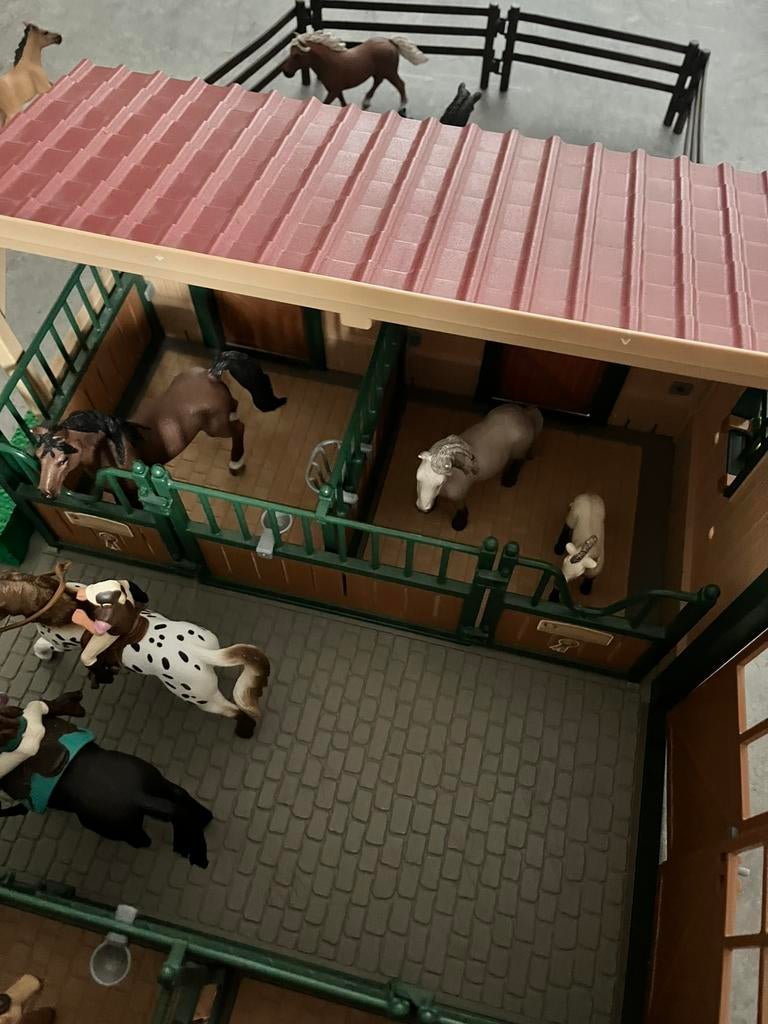 veel sleich schleich paarden manege auto dierenarts enz., Verzamelen, Speelgoed, Ophalen, Gebruikt