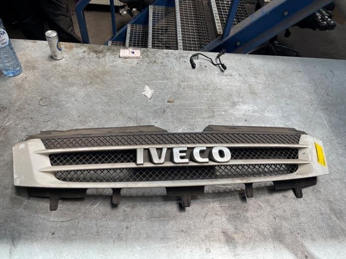 Grille van een Iveco Daily, Gebruikt, -, Overige automerken, -