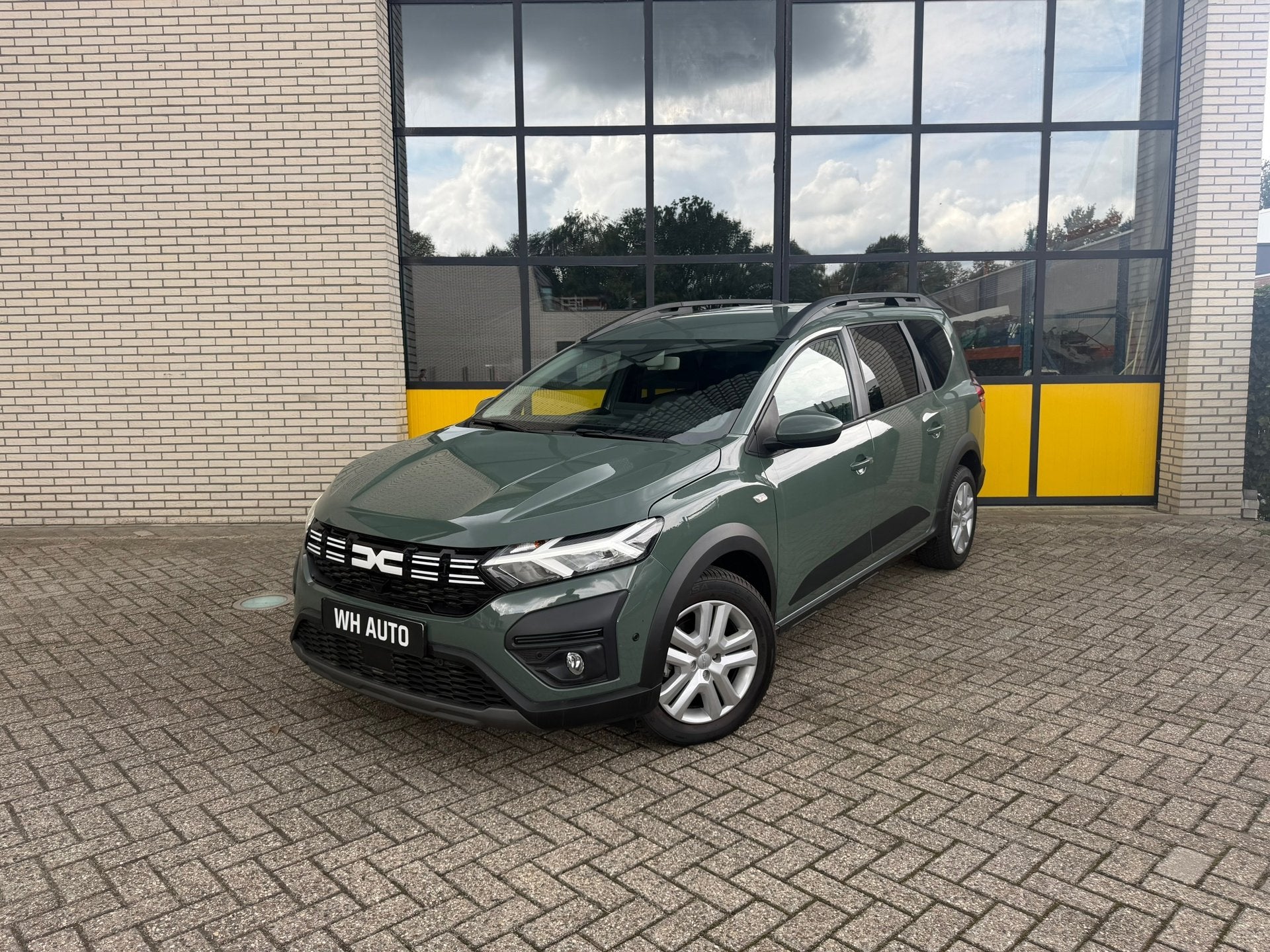 Dacia Jogger 1.6 Hybrid 140 Expression 5p., Auto's, Dacia, 1357 kg, Gebruikt, 4 cilinders, Origineel Nederlands