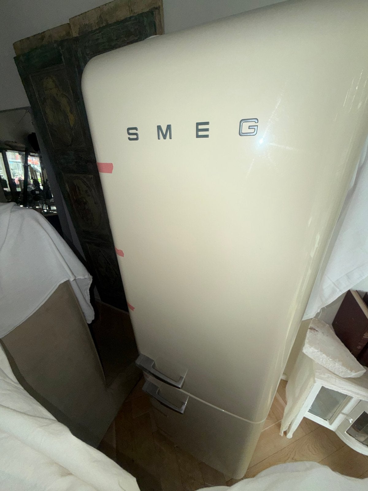 Foto 5 van Smeg Koelkast met Vriezer - Crème Retro Design