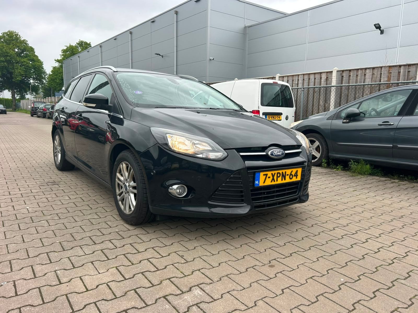 Ford Focus 1.0 Ecoboost 74KW Wagon 2014  (1 cilinder defect), Auto's, Ford, Euro 5, Stof, Zwart, 100 pk