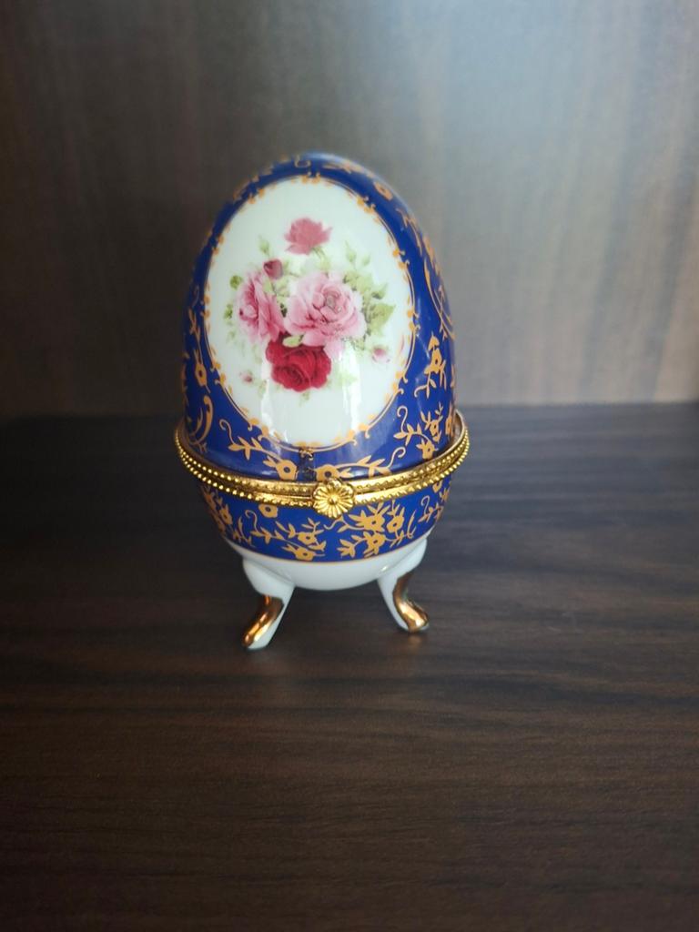 Limoges handgeschilderd sieradendoosje in eivorm, Ophalen
