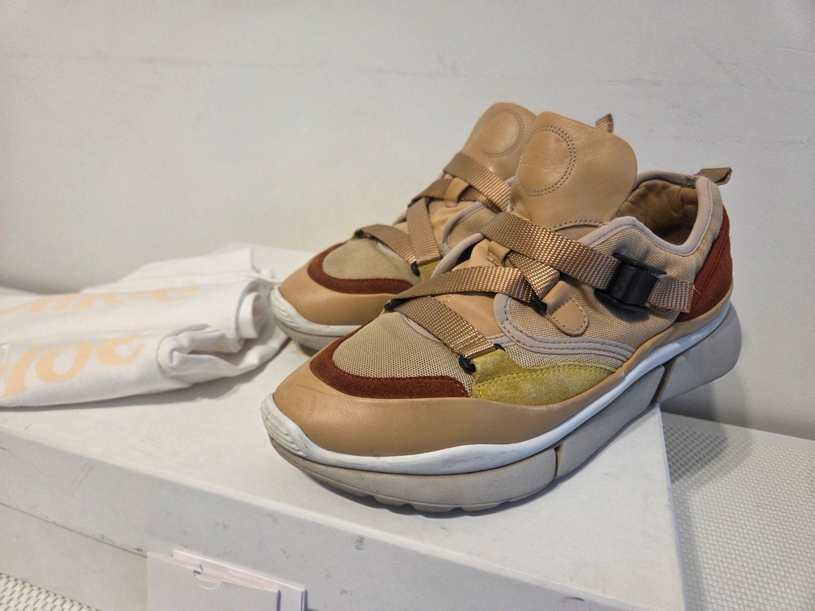 Chloé Sneakers Maat 41 - Zo goed als nieuw, Kleding | Dames, Beige, Chloé, Ophalen of Verzenden, Sneakers of Gympen