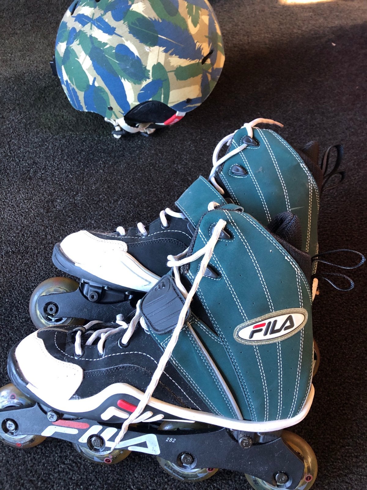 Fila inline skates maat 44.02 met helm, Gebruikt, Heren, Inline skates 4 wielen, Ophalen