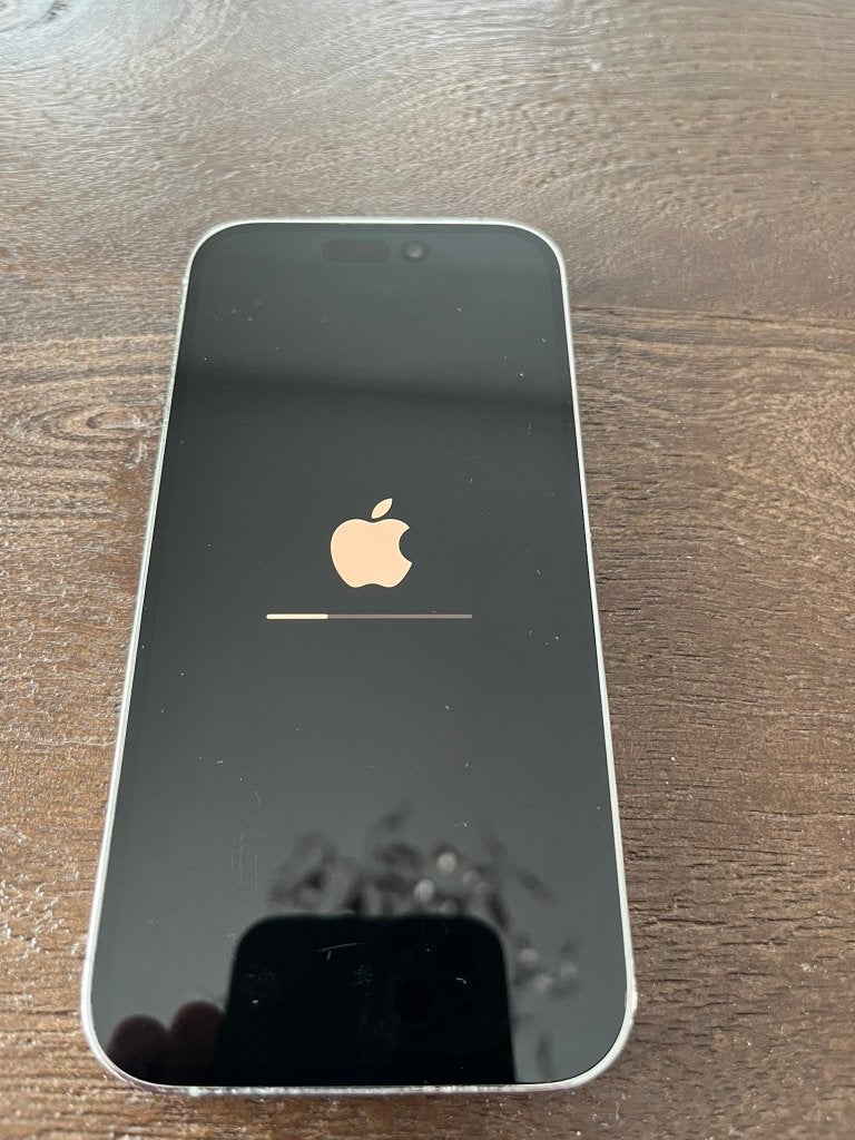 Foto 7 van Iphone 14 pro zilver