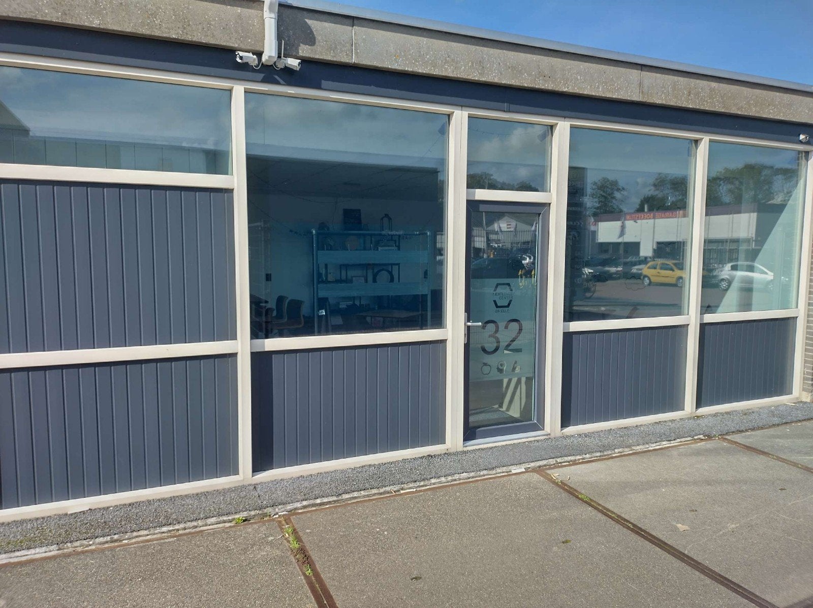 Instapklare Hoogwaardige Showroom Commerciële Ruimte ca.50m², Huur, Kantoorruimte